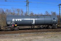 33 80 7840 583-8 D-VTG - In noch tadellosem Grau lackiert ist dieser VTG-Güterwagen vom Typ Zacns in Köln Gremberg / © ummet-eck.de / christian schön