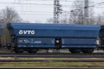 37 80 6644 541-2 D-VTG - Eine Seltenheit: der noch tadellos lackierte Falns 6644 von VTG bei der Vorbeifahrt an Köln Gremberg. / © ummet-eck.de / christian schön