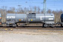 38 80 7840 028-9 D-VTG - Einfahrt des Salzsäure-Kesselwagens 7840 Zacns von VTG in den Bahnhof Köln Gremberg / © ummet-eck.de / christian schön