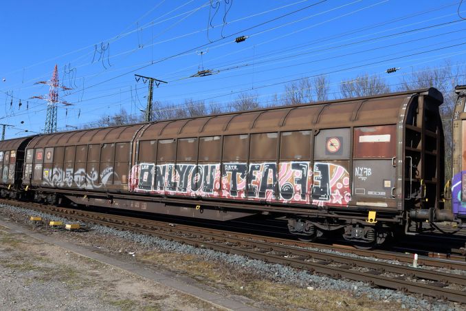 Ein Habbins 354 (2772) der Deutschen Bahn in Köln Gremberg / © ummet-eck.de / christian schön