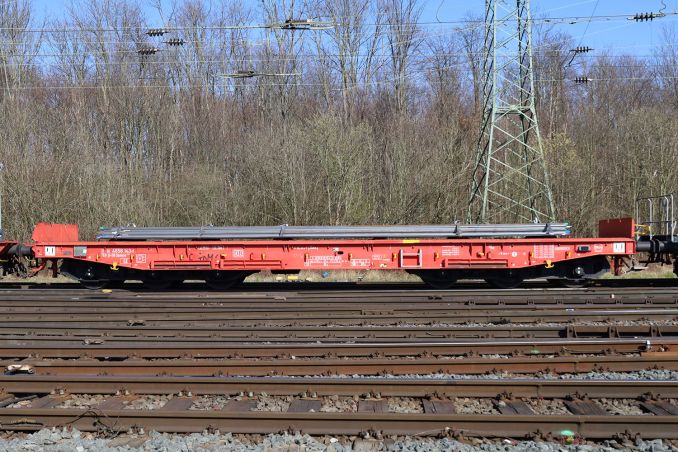Ein DB-Samms mit relativ dünnem Stahl am Güterbahnhof Köln Gremberg / © ummet-eck.de / christian schön