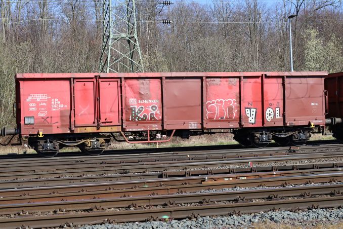 Güterwagen vom Typ Eaos-x der deutschen Bahn am Güterbahnhof Köln Gremberg / © ummet-eck.de / christian schön