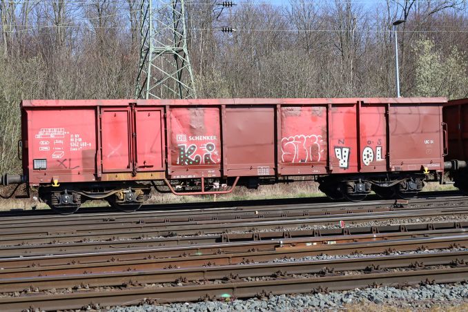 Güterwagen vom Typ Eaos-x der deutschen Bahn am Güterbahnhof Köln Gremberg / © ummet-eck.de / christian schön Güterwagen vom Typ Eaos-x der deutschen Bahn am Güterbahnhof Köln Gremberg / © ummet-eck.de / christian schön