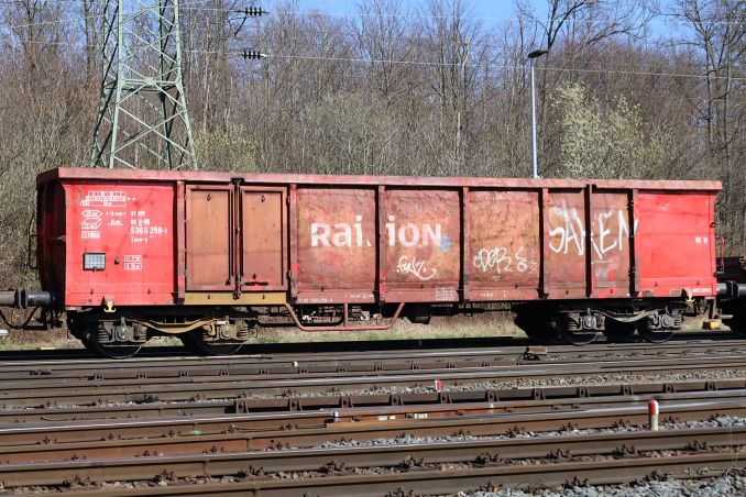 Güterwagen Typ Eaos-x im Bahnhof Köln Gremberg / © ummet-eck.de / christian schön