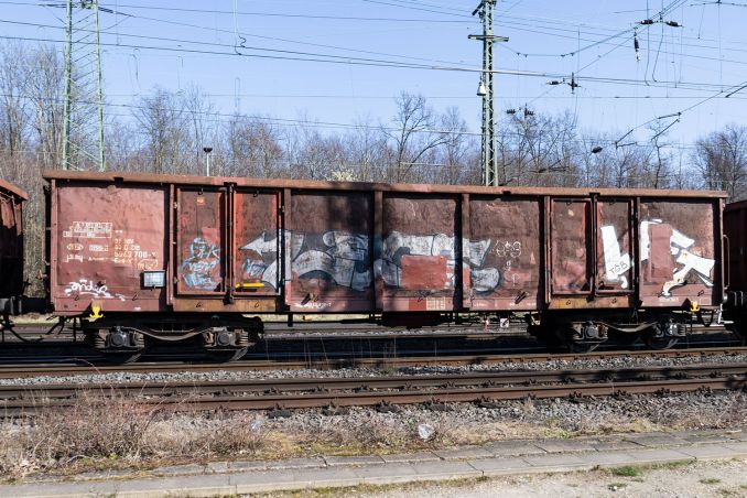 Offener Güterwagen Bauart Eas-x der Deutschen Bahn am Bahnhof Gremberg in Köln / © ummet-eck.de / christian schön