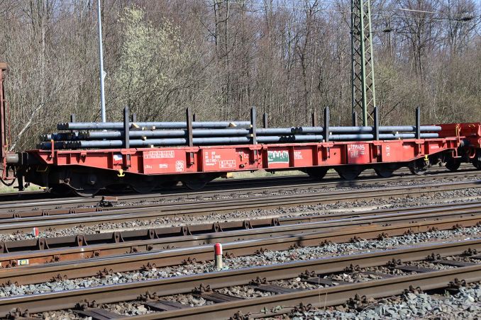 Mit Rundstahl beladener Sammnps von On Rail am Bahnhof Köln Gremberg / © ummet-eck.de / christian schön