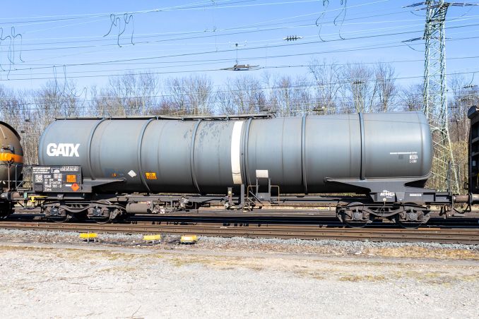Styrol (bzw. auch Vinylbenzol genannt) passt in diesen Zans Tankwagen von GATX Austria der allerdings in Deutschland registriert ist. / © ummet-eck.de / christian schön Styrol (bzw. auch Vinylbenzol genannt) passt in diesen Zans Tankwagen von GATX Austria der allerdings in Deutschland registriert ist. / © ummet-eck.de / christian schön