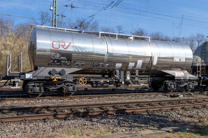 Güterwagen 7833 Zacens von On Rail in Moers am Güterbahnhof Köln Gremberg. / © ummet-eck.de / christian schön Güterwagen 7833 Zacens von On Rail in Moers am Güterbahnhof Köln Gremberg. / © ummet-eck.de / christian schön