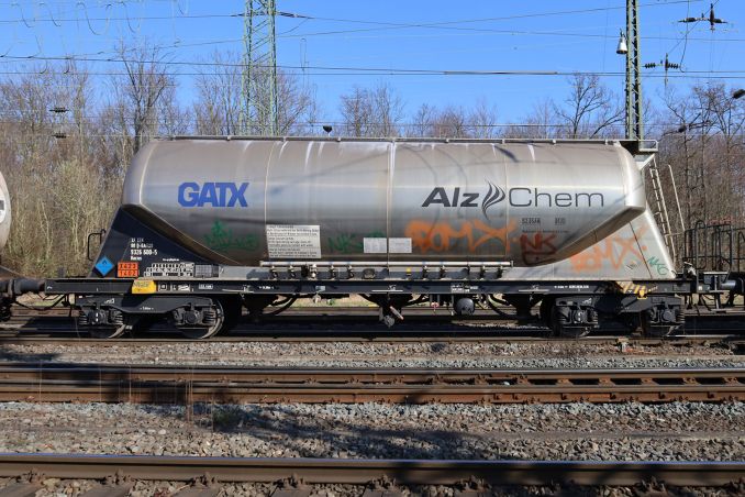 Güterwagen Typ Uacns mit Calciumcarbid im Bahnhof Köln Gremberg / © ummet-eck.de / christian schön