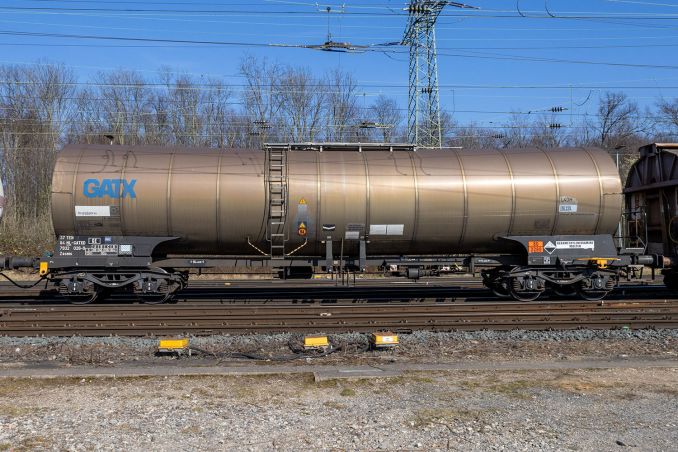 Ein GATX Tankwagen aus dem Heimatbahnhof ALtenburg am 11. März 2022 in Köln Gremberg. / © ummet-eck.de / christian schön