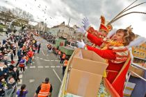 2020 hieß es an Rosenmontag das letzte Mal "Helau!" in Dortmund. Nun dürfen endlich wieder Kamelle geworfen werden. • © Dortmund-Agentur / Roland Gorecki