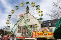 Frühlingsmarkt in Attendorn, erstmals mit Riesenrad auf dem Rathausplatz. • © ummet-eck.de - Silke Schön