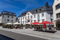 Das Kinder- und Gauklerfest findet in Attendorn statt (hier die Niederste Straße). • © ummeteck.de - Christian Schön