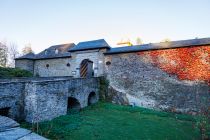 Burg in Attendorn - Die Entstehung von Burg wird auf 1222 als kölnische Schutzburg Attendorn datiert, zeitgleich mit der Befestigung und somit der Gründung von Attendorn selbst.  • © ummeteck.de - Silke Schön