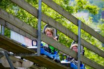 Ein Alpine Coaster ist als einzige Sommerrodelbahn ganzjährig nutzbar.  • © ummeteck.de - Christian Schön
