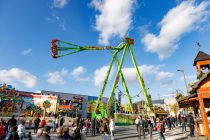 Konga (Küchenmeister) - Riesenschaukel auf der Kirmes - Und das ist es auch - eine einfach riesige Schaukel, deren Höhe bei knapp über 45 Meter liegt. • © ummeteck.de - Christian Schön