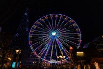 Riesenrad Ostseestern (Gormanns) - Das Riesenrad Ostseestern gehört zum Schausteller Robert Gormanns. 26 Gondeln hängen am 35 Meter hohen Riesenrad, welches 2016 vom Hersteller Mondial in den Niederlanden hergestellt wurde.  • © ummeteck.de - Christian Schön