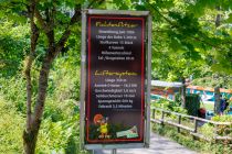 Fichtenflitzer - Panorama Park Sauerland Wildpark - Die wichtigsten Fakten zum Fichtenflitzer und zum Liftersymstem stehen auf diesem Schild (Foto von 2022). • © ummeteck.de - Christian Schön