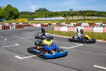 Leih-Karts in verschiedenen Größen - Leihen kannst Du Karts für Menschen ab einer Körpergröße von 1,54 Metern, dann Twin-Karts (Erwachsener und Kind) sowie Bambini-Karts (für Kinder ab acht Jahren und einer Größe von mindestens 1,45 Metern). • © ummeteck.de - Christian Schön