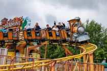 Silbermine (Issel/Strünck) - Kirmes-Achterbahn - Die Silbermine ist ein kleiner Family Coaster, der seit 2017 zum Schaustellerbetrieb Marvin Issel und Rilana von Strünck aus Koblenz zählt. • © ummeteck.de - Christian Schön