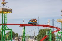 Wilde Maus XXL (Eberhard) - Bilder - Schnelle Fahrt über die Kirmes. • © ummeteck.de - Christian Schön