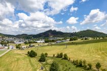 Der Ort Willingen, oder genauer gesagt Willingen (Upland), liegt im Bundesland Hessen - grenzt aber an Nordrhein-Westfalen.  • © ummeteck.de - Christian Schön