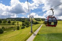 Sie ist eine der beiden Möglichkeiten, den Ettelsberg mit einer Bergbahn zu "erklimmen". Die andere ist die K1 Sesselbahn Köhlerhagen, die vor allem für die Mountainbiker im Bikepark von Bedeutung ist.  • © ummeteck.de - Christian Schön