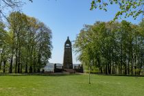 Berger-Denkmal - Witten - Aussichtsturm im Ruhrgebiet - Das Berger-Denkmal am Hohenstein in Witten erinnert an den Wittener Industriellen Louis Constanz Berger (1829-1891), der unter anderem die Wittener Turngemeinde von 1848 mitbegründete.  • © ummeteck.de - Christian Schön