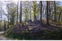 Entschleunigung an der Fürwigge - Von unten sieht die Holzliege so aus.  • © ummeteck.de - Silke Schön