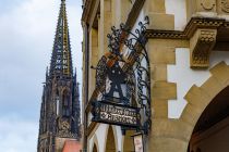 Ortsbilder aus Münster - Münsterland - Die St. Lamberti-Kirche im Hintergrund. • © ummeteck.de - Christian Schön