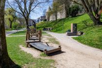 Rechterhand die Stadtmauer und die Kirche. • © ummeteck.de - Christian Schön