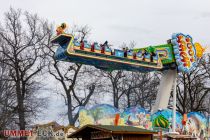 Ein drehender Teppich auf Reisen: Das ist das Kirmes-Fahrgeschäft 1001 Nacht, welches vom Schaustellerbetrieb Hartmann aus Hagen betrieben wird und vom Hersteller Weber stammt.  • © ummeteck.de - Schön