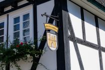 Das schöne Schild des 4Fachwerk Mittendrin Museums im Alten Flecken. • © ummeteck.de - Silke Schön