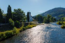 Der Ort Plettenberg liegt im Märkischen Kreis in Nordrhein-Westfalen. Die Lenne fließt durch Plettenberg. • © ummeteck.de - Silke Schön