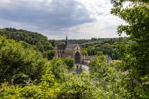 Das ist die Aussicht auf den Altenberger Dom, wenn Du den Aussichtspunkt Prinzenblick besuchst. • © ummeteck.de - Silke Schön