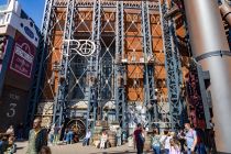 Erlebniswelt  - Selbst, wenn man nicht mit der Achterbahn fahren möchte, ist der Bereich ein Erlebnis, weil man so direkt nirgendwo im Phantasialand durch einen Coaster durchläuft.  • © ummeteck.de - Christian Schön