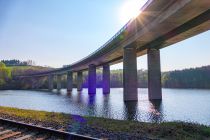 Biggesee Vorbecken Olpe Bilder - Die Talbrücke Ronnewinkel führt über den Biggesee, auf ihr die Bundesstraße 54. • © ummeteck.de - Christian Schön