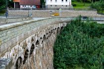 Wasserkraftwerk Diemelsee - Der Vollstau der Diemeltalsperre liegt bei 19,93 Millionen m³. Das Wasserkraftwerk erzeugt jährlich circa 2,5 Gigawattstunden Strom.  • © ummeteck.de - Christian Schön