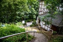 Treppen hinunter - Die Treppen im unteren Teil des Weges zum Prinzenblick sind unverändert. Foto von Juli 2021. • © ummeteck.de - Silke Schön