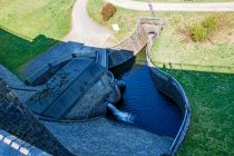 Blick hinunter von der Staumauer an der Brucher. • © ummeteck.de - Timo Schön