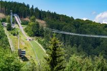 Schwindelfrei solltest Du bei Deinem Besuch sein: Der Skywalk befindet sich in etwa 100 Metern Höhe.  • © Henrike Flamme