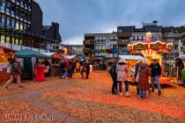 Altenhundem Weihnachtsmarkt - Bunt gemischte Stände erwarten Dich. • © ummeteck.de - Silke Schön