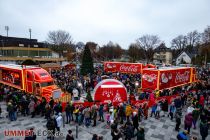 Coca Cola Weihnachtstrucks im Märkischen Kreis - Viel los im Städtchen. • © ummeteck.de - Christian Schön