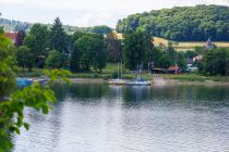 Diemelsee - Marsberg und Diemelsee  - Die Bauarbeiten begannen 1912 mit bis zu 300 Arbeitern, erfuhren durch den Ersten Weltkrieg jedoch eine jähe Unterbrechung. Erst 1920 wurden die Arbeiten mit weitaus weniger Arbeitsleistung wieder aufgenommen. • © ummeteck.de - Christian Schön