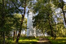 Der Wienhagener Turm ist ein Aussichtsturm in Kierspe im Märkischen Kreis. Er ist Aussichtsturm und Kriegsdenkmal in einem. • © ummeteck.de - Silke Schön