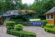 Doppelsesselbahn Pano´s Lift - Panorama Park Sauerland Wildpark - Eingang zur Talstation der Bergbahn im Sauerland. • © ummeteck.de - Christian Schön