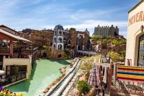 Chiapas liegt im Themenbereich Mexico. Es ist die nach River Quest die zweite Wasserbahn im Phantasialand. • © ummeteck.de - Silke Schön