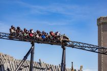 Multi Launch Coaster Taron - Der Multi Launch Coaster Taron im Phantasialand in Brühl ist sicherlich eine der coolsten Achterbahnen in ganz Deutschland. Wie schon die Wildwasserbahn Chiapas hat man auch diese Anlage von dem Liechtensteiner Unternehmen Intamin bauen lassen. Sie entstand auf dem Gelände der ehemaligen Westernstadt mit der Themenfahrt Silbermine.  • © ummeteck.de - Christian Schön