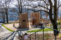 Spielplatz in Siegen - Ein schöner Spielplatz für die Kinder befindet sich ebenfalls am Oberen Schloss. • © ummeteck.de - Christian Schön