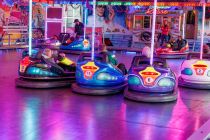 Autoscooter Allerheiligenkirmes 2022 Soest - ... und Autoscooter-Spaß für die Großen. Zwei Autoscooter sind auf der diesjährigen Kirmes vertreten. • © ummeteck.de - Christian Schön